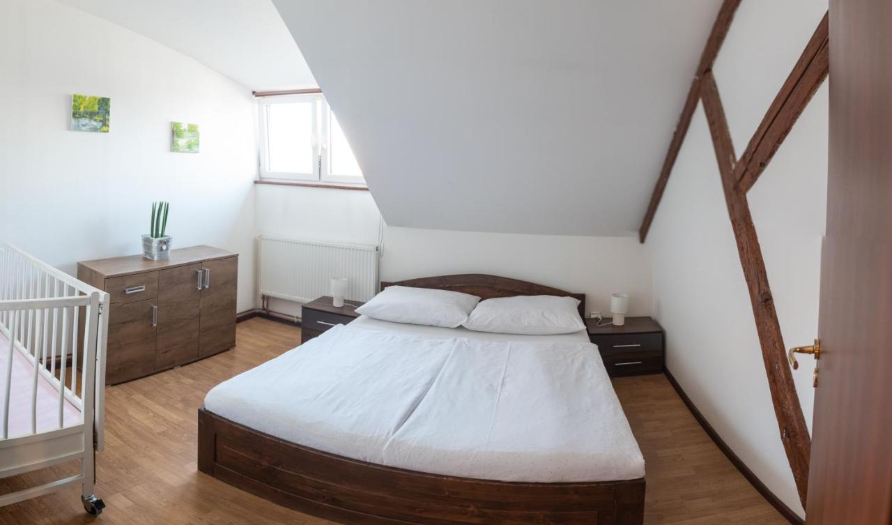 Podkrovni Apartman S Vyhledem Na Namesti Lomnice nad Lužnicí Zewnętrze zdjęcie