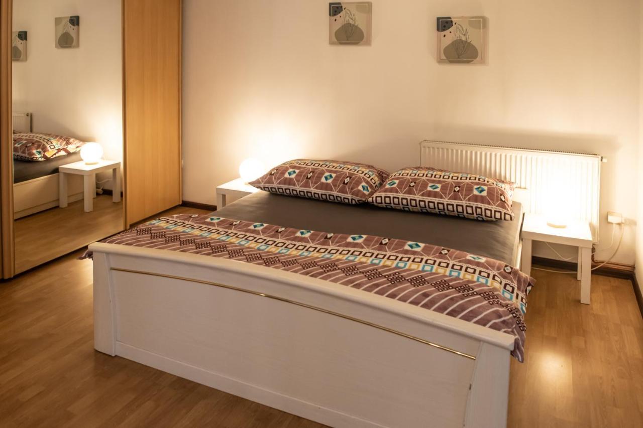 Podkrovni Apartman S Vyhledem Na Namesti Lomnice nad Lužnicí Zewnętrze zdjęcie