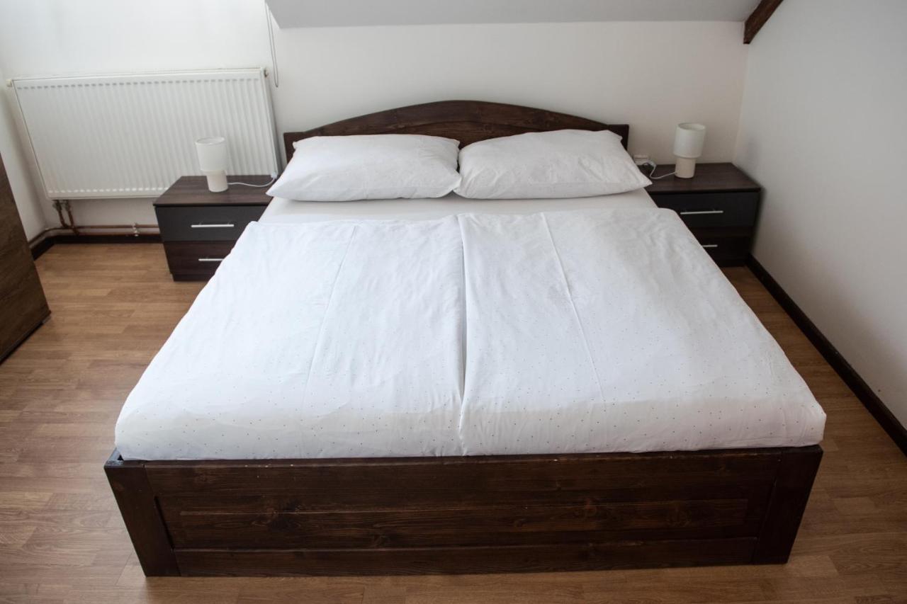 Podkrovni Apartman S Vyhledem Na Namesti Lomnice nad Lužnicí Zewnętrze zdjęcie